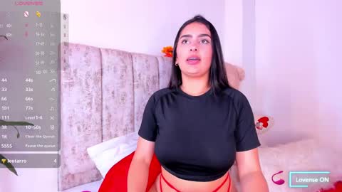 Snapshot of babysophiee chatting on 02.10.25 sophie online show from 02.10.25