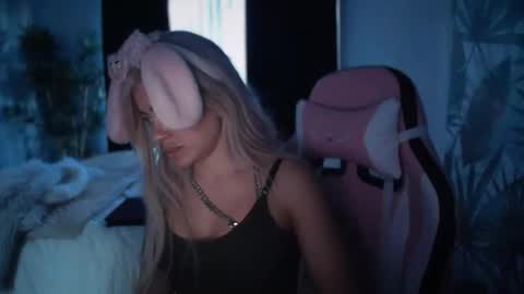 Snapshot of babysugarbunny chatting on 11.02.25 babysugarbunny online show from 11.02.25