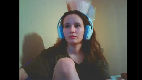 Snapshot of babywaifu1 chatting on 01.24.25 Alice online show from 01.24.25