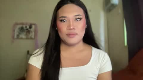 Snapshot of bad_kitty_amara chatting on 04.11.26 AMARA - FOLLOW ME AND THUMBS UP online show from 04.11.26