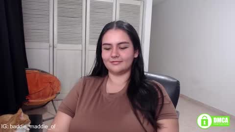 Snapshot of baddie_maddie_ chatting on 10.07.25 want custom text me through my snap 3  online show from 10.07.25