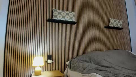 Snapshot of badmodel_ chatting on 04.15.26 Name online show from 04.15.26