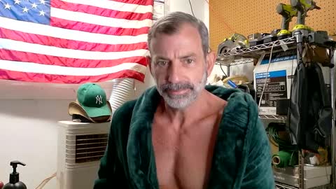 Snapshot of badnightwolf chatting on 09.19.25 Silver online show from 09.19.25