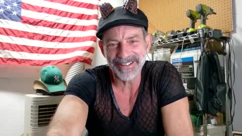 Snapshot of badnightwolf chatting on 09.20.25 Silver online show from 09.20.25