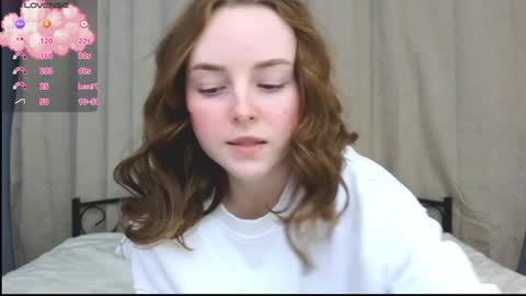 Snapshot of bae_cake_ chatting on 01.12.25 Alice online show from 01.12.25