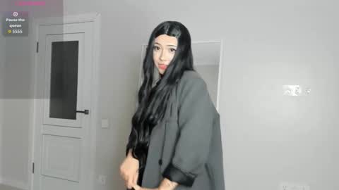 bae_lyn online show from 10.22.25