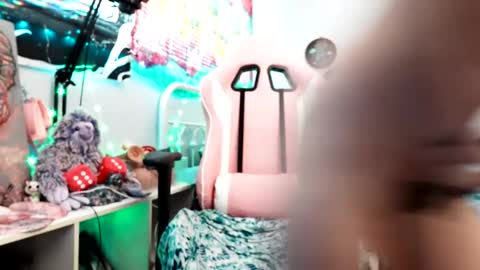 Snapshot of baebaebluexxx chatting on 12.05.24 Bae Bae Blue online show from 12.05.24