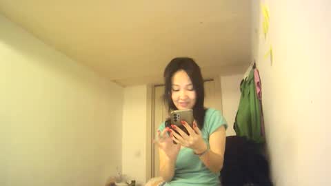 Snapshot of bailliy chatting on 02.28.25 bailliy online show from 02.28.25