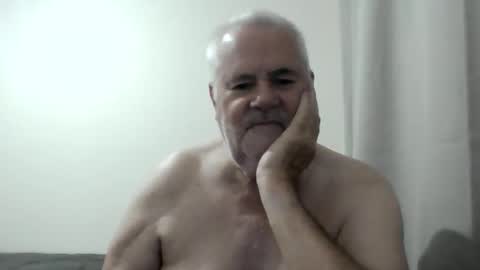 Snapshot of baker242 chatting on 10.05.25 Baker242 online show from 10.05.25