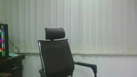 Snapshot of ballbustingslave1987nolimits chatting on 12.09.24 Ballbusting Slave online show from 12.09.24