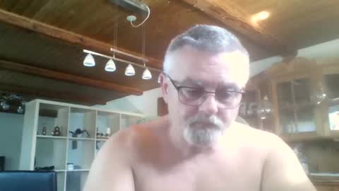 Snapshot of ballspain chatting on 07.29.26 Oldgrumpy12 online show from 07.29.26