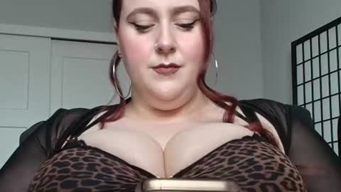 Snapshot of bambixxlynn chatting on 06.11.26 bambixxlynn online show from 06.11.26