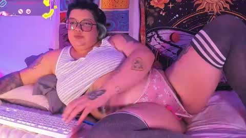 Snapshot of banana__squirt chatting on 10.01.25 Ana online show from 10.01.25