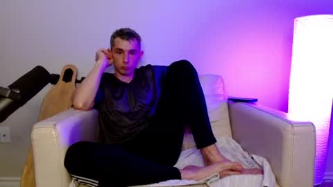 bananacurvesleft online show from 08.04.26