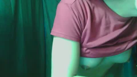 Snapshot of baninay810654 chatting on 02.13.26 baninay810654 online show from 02.13.26