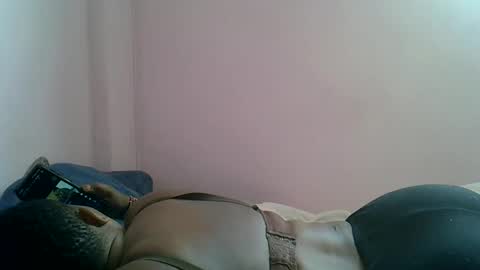 Snapshot of bantubaby chatting on 10.13.25 bantubaby online show from 10.13.25