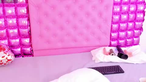 Snapshot of barbarahills_21 chatting on 02.14.25 Barbie Hills online show from 02.14.25