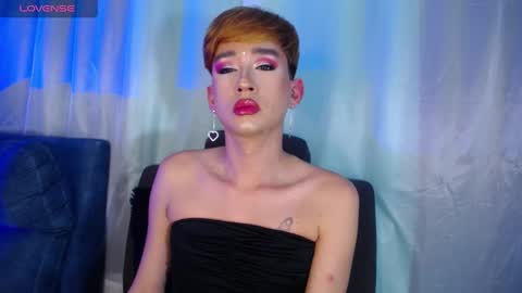 Snapshot of barbie_boy_ chatting on 01.27.25 I work from home this is my room 3 online show from 01.27.25