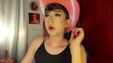 Snapshot of barbie_boy_ chatting on 09.25.25 I work from home this is my room 3 online show from 09.25.25