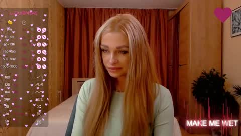 Snapshot of barbie_kiss1 chatting on 12.12.24 barbie online show from 12.12.24