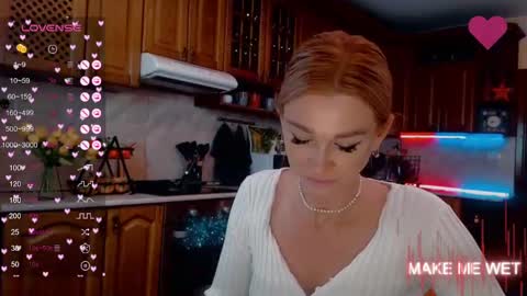 Snapshot of barbie_kiss1 chatting on 01.14.25 barbie online show from 01.14.25