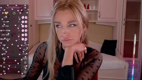 Snapshot of barbie_kiss1 chatting on 02.05.25 barbie online show from 02.05.25