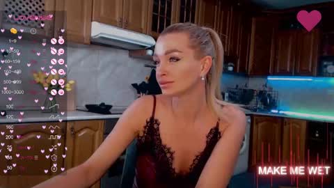 Snapshot of barbie_kiss1 chatting on 02.11.25 barbie online show from 02.11.25