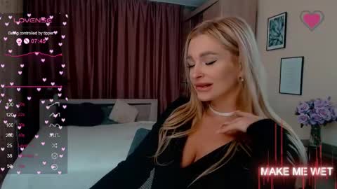 Snapshot of barbie_kiss1 chatting on 02.13.25 barbie online show from 02.13.25