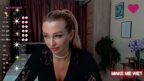 Snapshot of barbie_kiss1 chatting on 02.14.25 barbie online show from 02.14.25