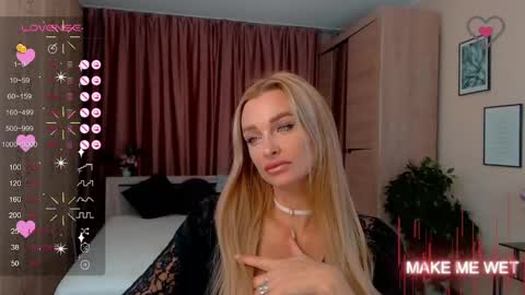 Snapshot of barbie_kiss1 chatting on 02.20.25 barbie online show from 02.20.25