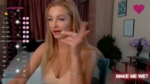 Snapshot of barbie_kiss1 chatting on 02.21.25 barbie online show from 02.21.25