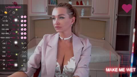 Snapshot of barbie_kiss1 chatting on 02.26.25 barbie online show from 02.26.25