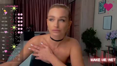 Snapshot of barbie_kiss1 chatting on 03.07.25 barbie online show from 03.07.25