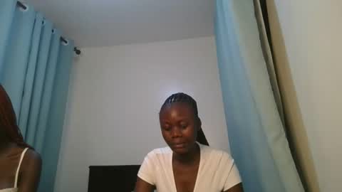 Snapshot of barbie_queen2 chatting on 03.09.26 queen online show from 03.09.26