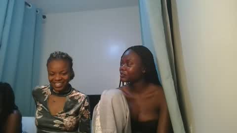Snapshot of barbie_queen2 chatting on 03.29.26 queen online show from 03.29.26