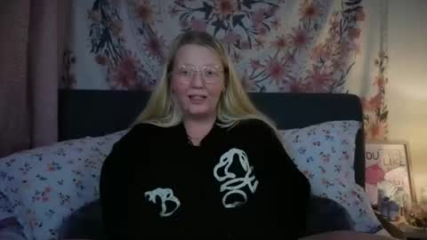Snapshot of barbiegirl966 chatting on 04.27.26 barbiegirl966 online show from 04.27.26
