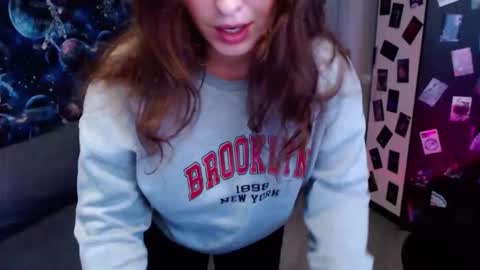 Snapshot of barbiepie chatting on 10.15.25 barbiepie online show from 10.15.25