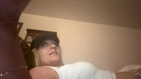 Snapshot of barelybehavedbarbie chatting on 04.09.26 barelybehavedbarbie online show from 04.09.26