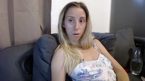 Snapshot of barelylegalblondy chatting on 07.02.26 Lena online show from 07.02.26