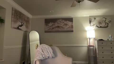 chicka online show from 04.10.26