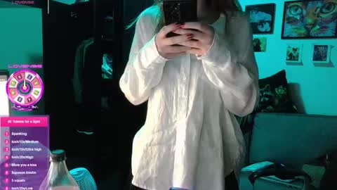 Snapshot of baseddutch chatting on 12.18.25 baseddutch online show from 12.18.25