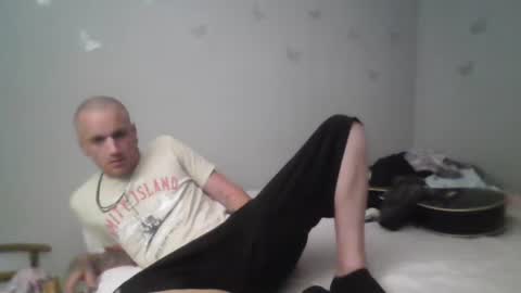 Snapshot of battlewolfxx chatting on 10.13.25 battlewolfxx online show from 10.13.25