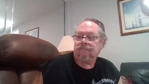 Snapshot of bbb1952 chatting on 01.08.26 Single Grandpa in Florida. Love to C2C and have Fun Privately online show from 01.08.26