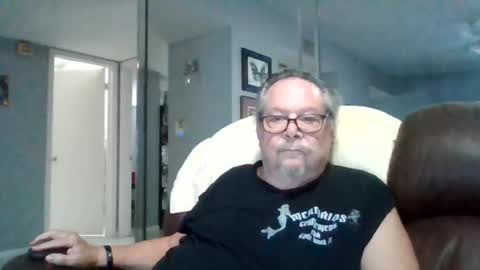 Snapshot of bbb1952 chatting on 06.24.26 Single Grandpa in Florida. Love to C2C and have Fun Privately online show from 06.24.26