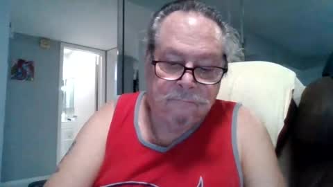 Snapshot of bbb1952 chatting on 06.25.26 Single Grandpa in Florida. Love to C2C and have Fun Privately online show from 06.25.26