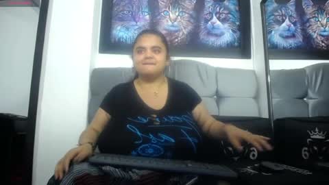 Snapshot of bbw_sharol chatting on 07.22.26 bbw_sharol online show from 07.22.26