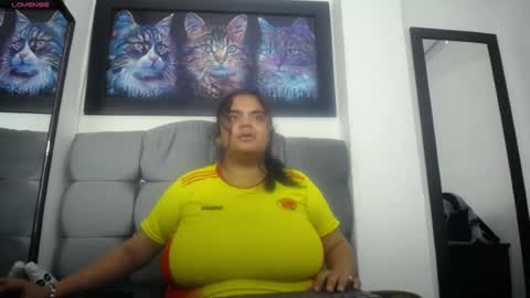 Snapshot of bbw_sharol chatting on 07.28.26 bbw_sharol online show from 07.28.26