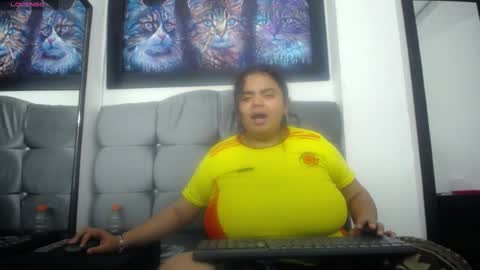 Snapshot of bbw_sharol chatting on 07.28.26 bbw_sharol online show from 07.28.26