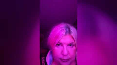 Snapshot of bbwblonde86 chatting on 08.04.26 Desire online show from 08.04.26