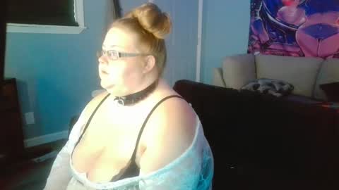Snapshot of bbwgamergirl93 chatting on 09.25.25 bbwgamergirl93 online show from 09.25.25